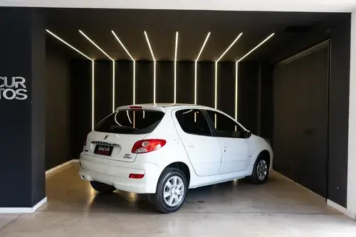 Peugeot 207 1.4 HDI 5 P XS/ALLURE 2015