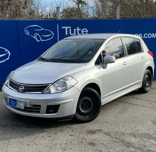 Nissan Tiida 1.8 Visia 2010