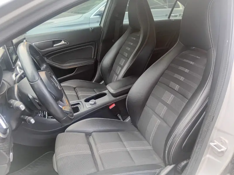 Mercedes-Benz A 200 1.6 Urban 156cv 2017