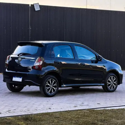 Toyota Etios 1.5 XLS MT6 5P 2021