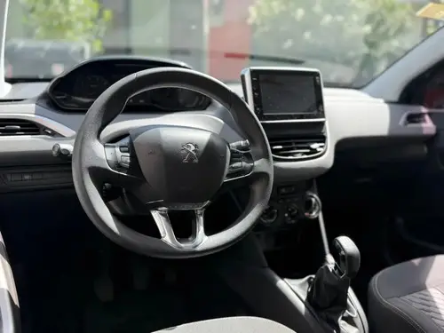 Peugeot 208 1.6 Allure 2018
