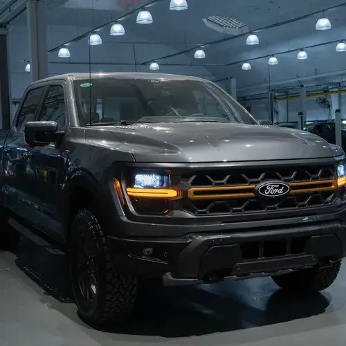 Ford F-150 5.0L V8 Tremor 4X4 At 2025