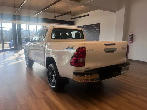 Toyota Hilux Pick-Up 2.8 Cd Sr 204Cv 4X4 At 2026