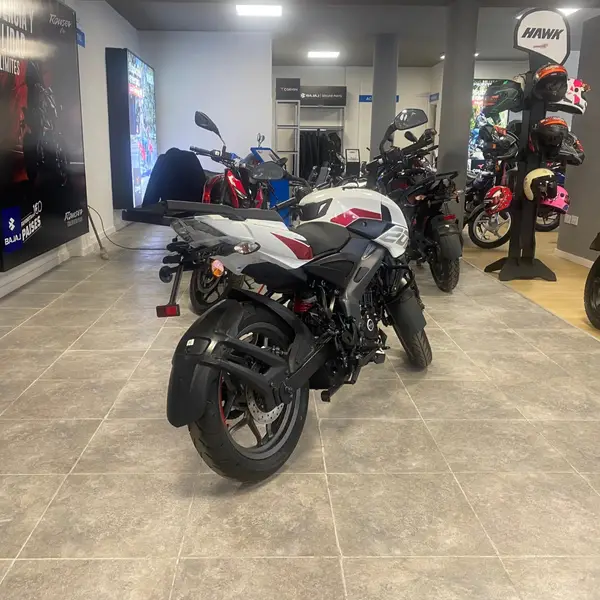 Bajaj Rouser Ns200 Street 2026