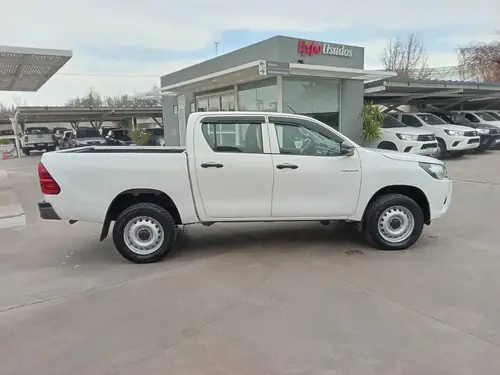 Toyota Hilux 2.4 Dc 4x4 Tdi Dx 2021