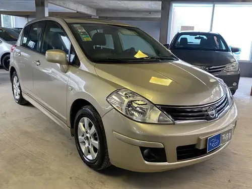Nissan Tiida 1.8 Tekna 2012