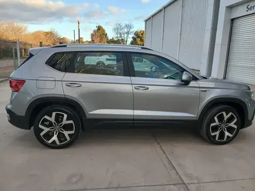 Volkswagen Taos HIGHLINE 250 TSI AT 2024