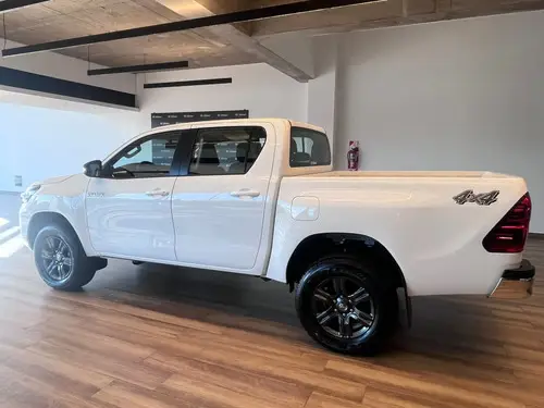 Toyota Hilux Pick-Up 2.8 Cd Sr 204Cv 4X4 At 2026