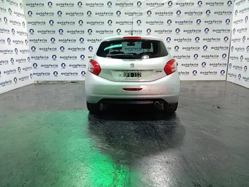 Peugeot 208 1.6 FELINE L13 2014