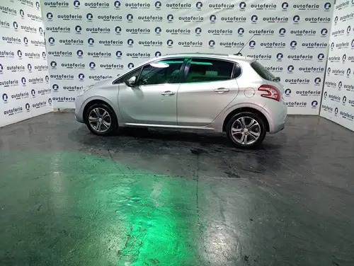 Peugeot 208 1.6 FELINE L13 2014