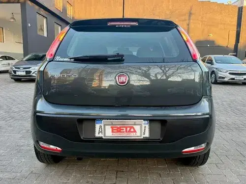 Fiat Punto 1.4 Attractive Pack Top Uconnect 2016