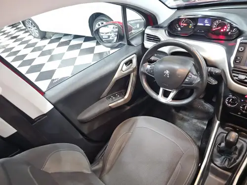Peugeot 2008 1.6 Allure 2017