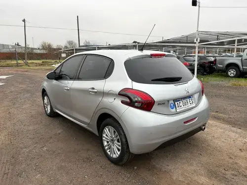 Peugeot 208 ALLURE 1.6 2018