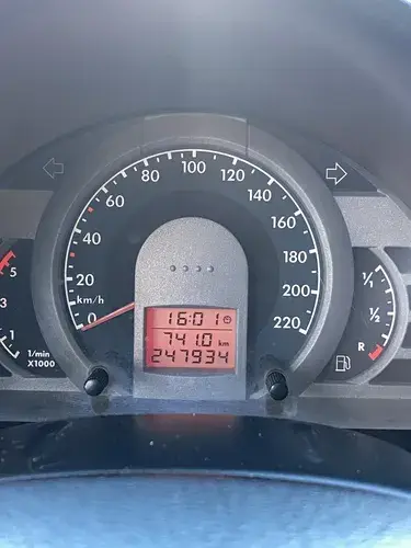 Volkswagen Suran 1.9 Sdi Highline Cuero 90e 2010