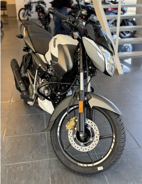 Bajaj Rouser LS 125 Naked 2026