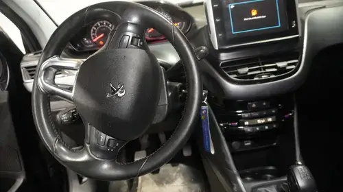 Peugeot 2008 1.6 Feline 2022
