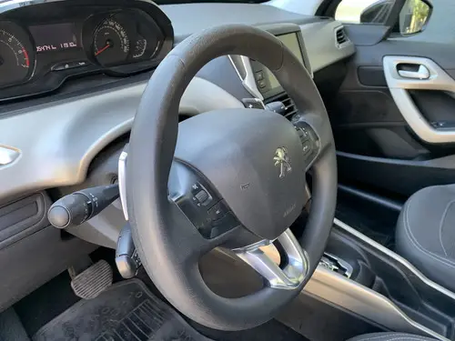 Peugeot 2008 1.6 Allure Tiptronic 2018