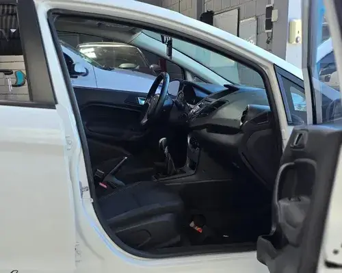 Ford Fiesta Kinetic Design 1.6 Se Plus 120cv 2014