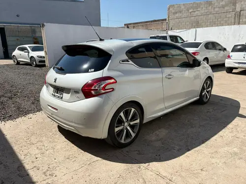 Peugeot 208 XY 2014