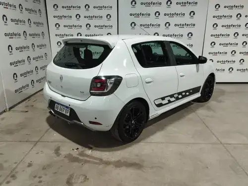 Renault Sandero 2.0 16V RS L16 2017