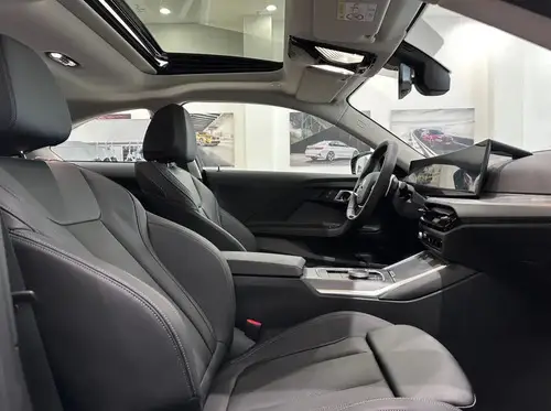 BMW 220i Coupe Advantage 2025