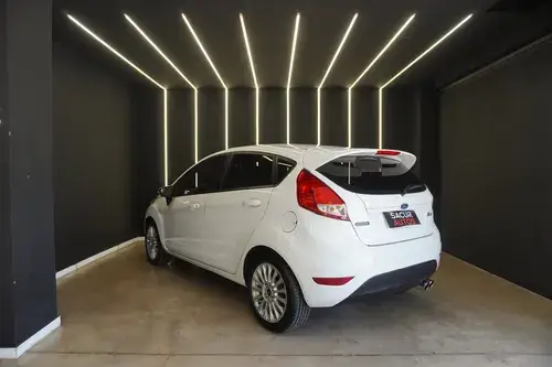 Ford Fiesta 1.6 5P SE (KD) 2015