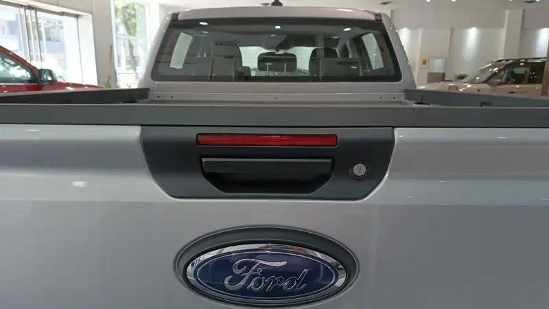 Ford RANGER 2.0 XL DC 4x2 MT 2026