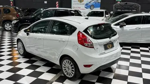 Ford Fiesta Kinetic 1.6 Titanium Powershift 120cv 2017