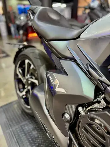 350 V Motocicleta 2025