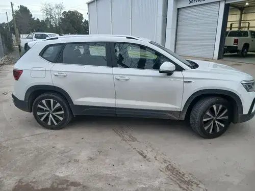 Volkswagen Taos HIGLINE 250 TSI AT 2021