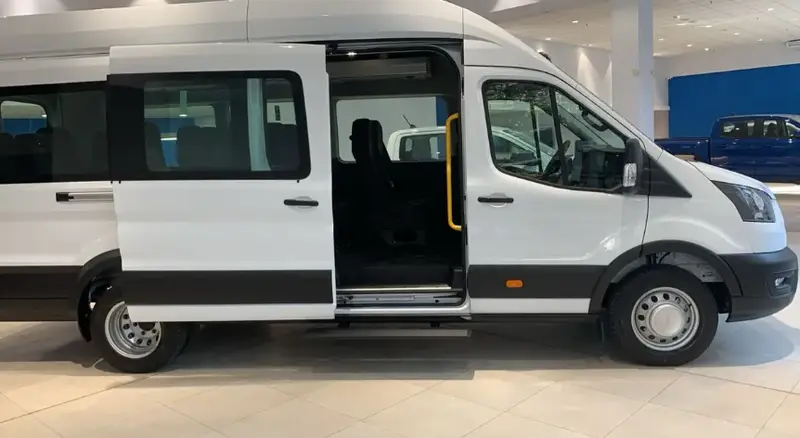 Ford TRANSIT MINI BUS MT 17+1 2026