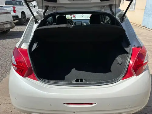 Peugeot 208 XY 2014