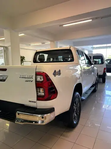 Toyota Hilux Pick-Up 2.8 Cd Srv 204Cv 4X4 At 2025