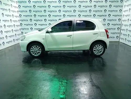 Toyota Etios 1.5 XLS 5P L13 2014