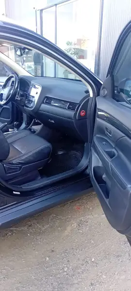 OUTLANDER GLS 2016