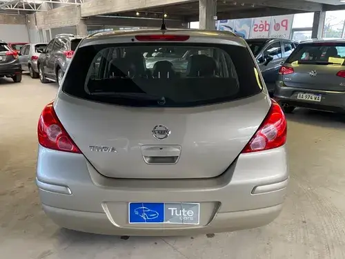 Nissan Tiida 1.8 Tekna 2012