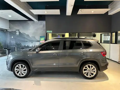 Volkswagen Taos Confortline 250 TSI AT 2022