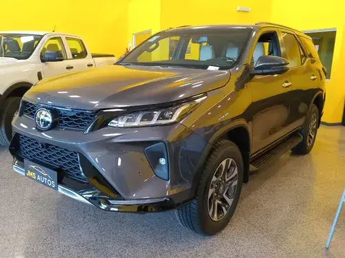 Toyota SW4 2.8 Tdi Diamond 4X4 6At 7As 2025