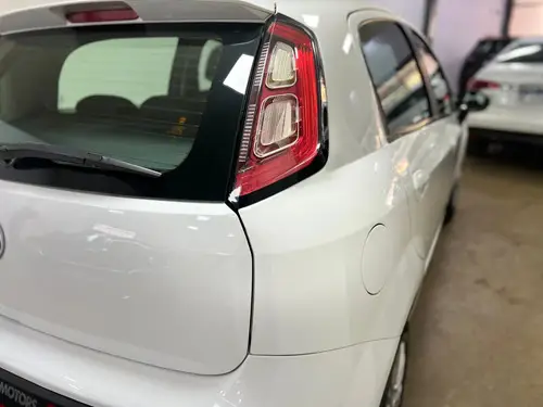 Fiat Punto 1.4 Attractive Pack Top Uconnect 2016