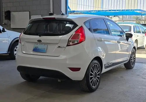 Ford Fiesta Kinetic Design 1.6 Se Plus 120cv 2014