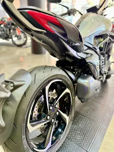 350 V Motocicleta 2025