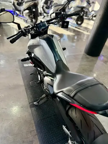 350 V Motocicleta 2025
