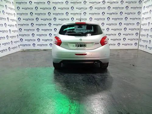 Peugeot 208 1.6 FELINE L13 2014