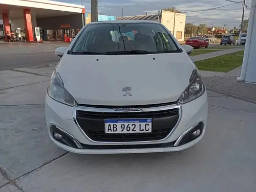 Peugeot 208 ALLURE MT 2017