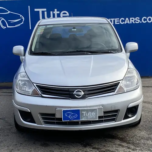 Nissan Tiida 1.8 Visia 2010