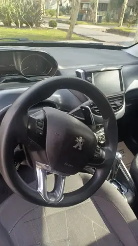 Peugeot 208 1.6 Allure Nav Tiptronic 2016