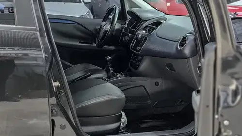 Fiat Punto 1.4 Attractive Pack Top Uconnect 2016