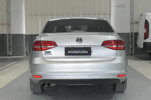 Volkswagen Vento 2.0 Luxury I 140cv 2015