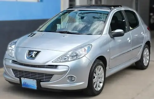 Peugeot 207 1.6 Feline 106cv Tiptronic 2013