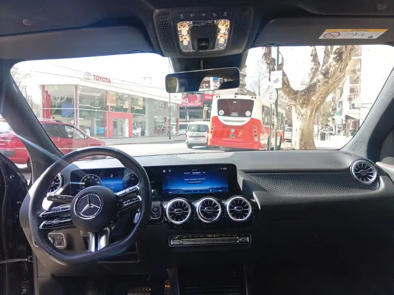 Mercedes-Benz GLA250 AMG LINE 2024